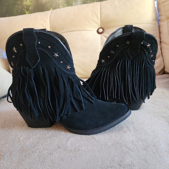 Very Volatile Womens Fringe Suede Boots Heels Size 7 Black Bootie Ankle. - Picture 6 of 13